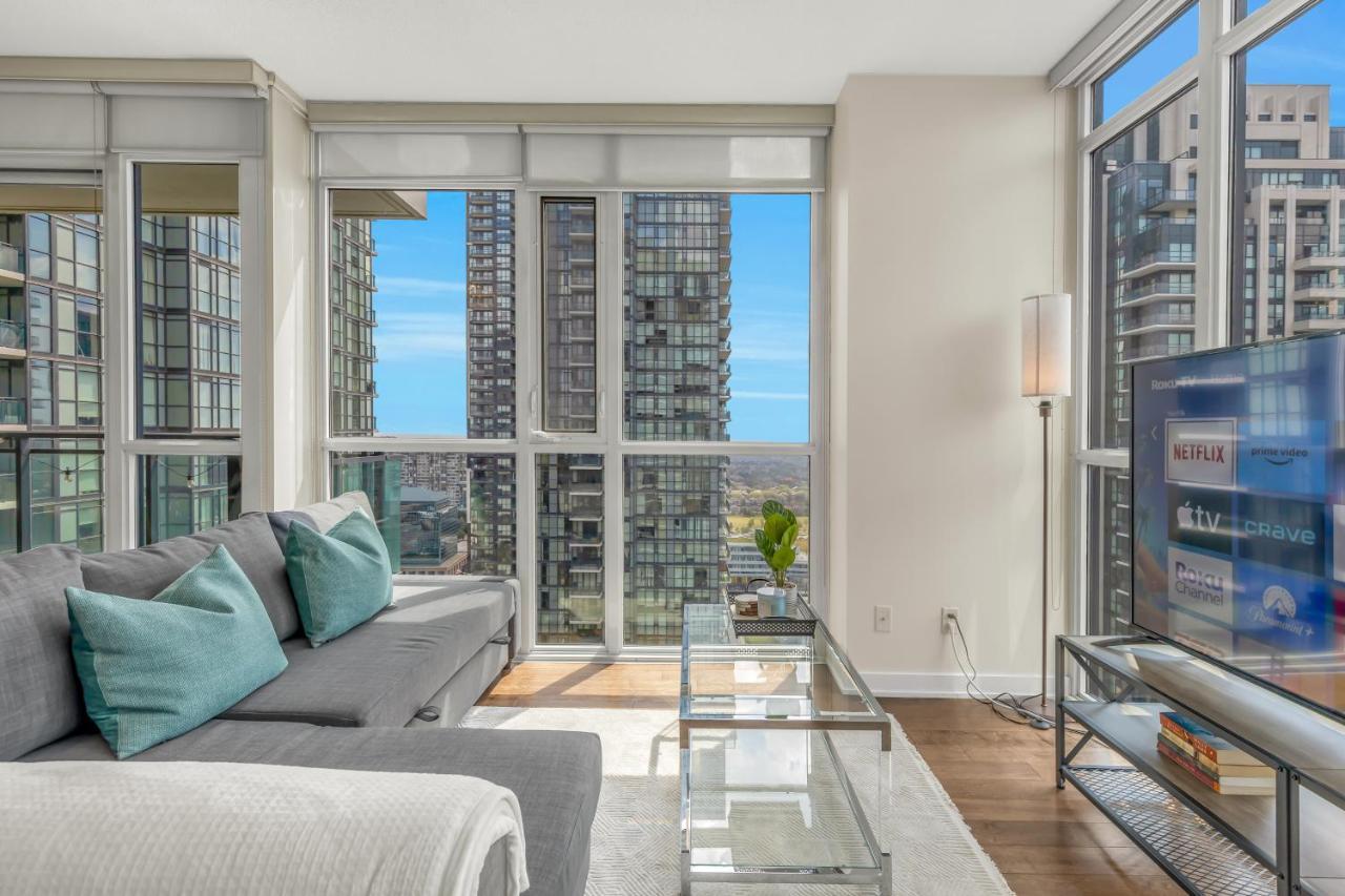 Ultra Luxurious 2.5 Bedroom 2 Full Bathroom 1 Parking Condo Near Sq1 Striking Views Mississauga Dış mekan fotoğraf