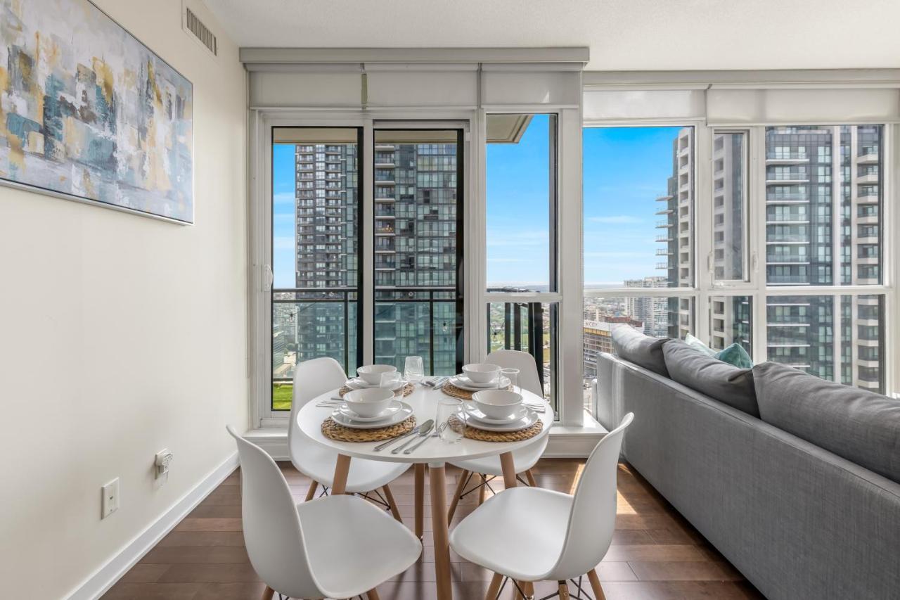 Ultra Luxurious 2.5 Bedroom 2 Full Bathroom 1 Parking Condo Near Sq1 Striking Views Mississauga Dış mekan fotoğraf