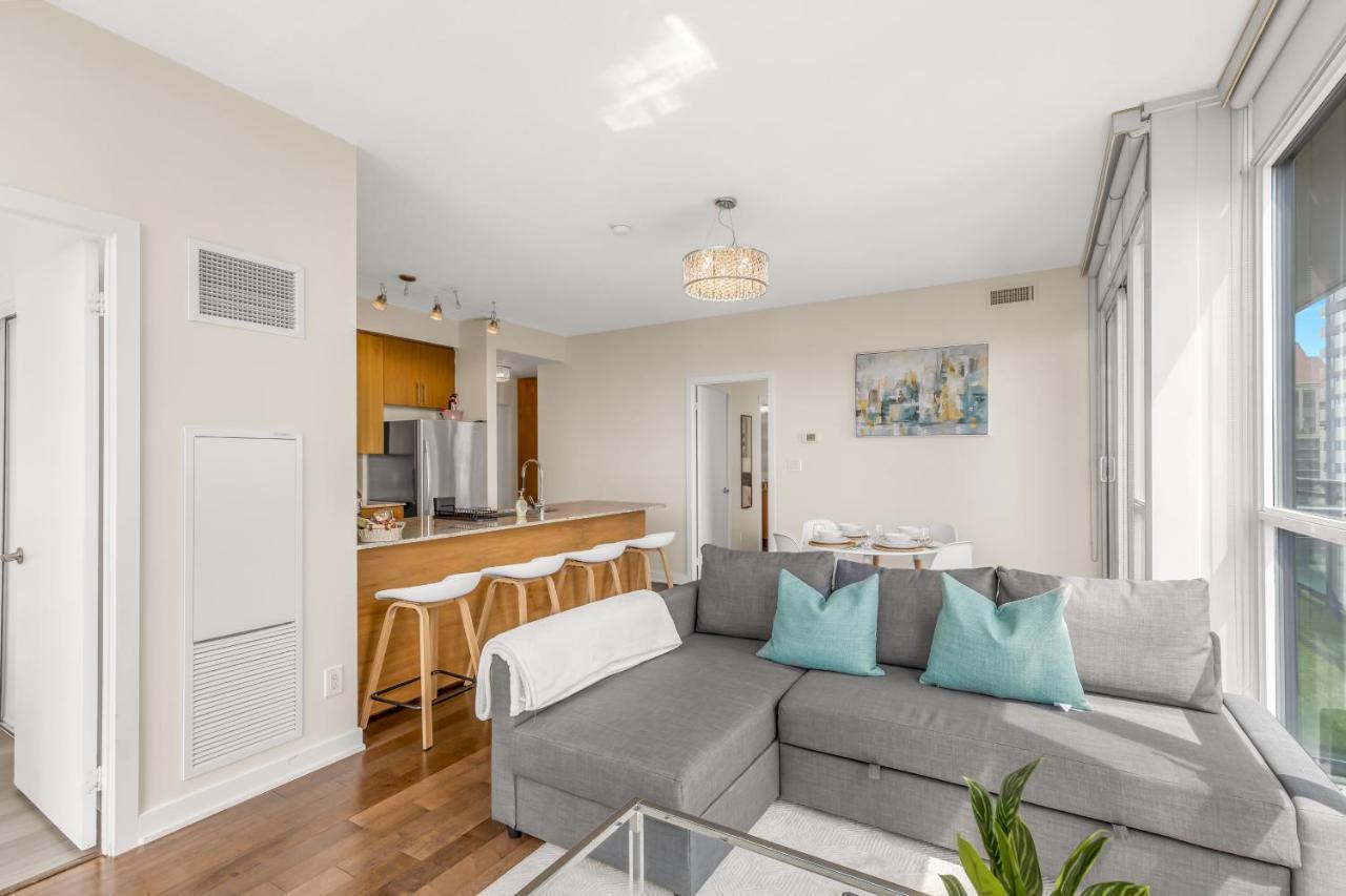 Ultra Luxurious 2.5 Bedroom 2 Full Bathroom 1 Parking Condo Near Sq1 Striking Views Mississauga Dış mekan fotoğraf
