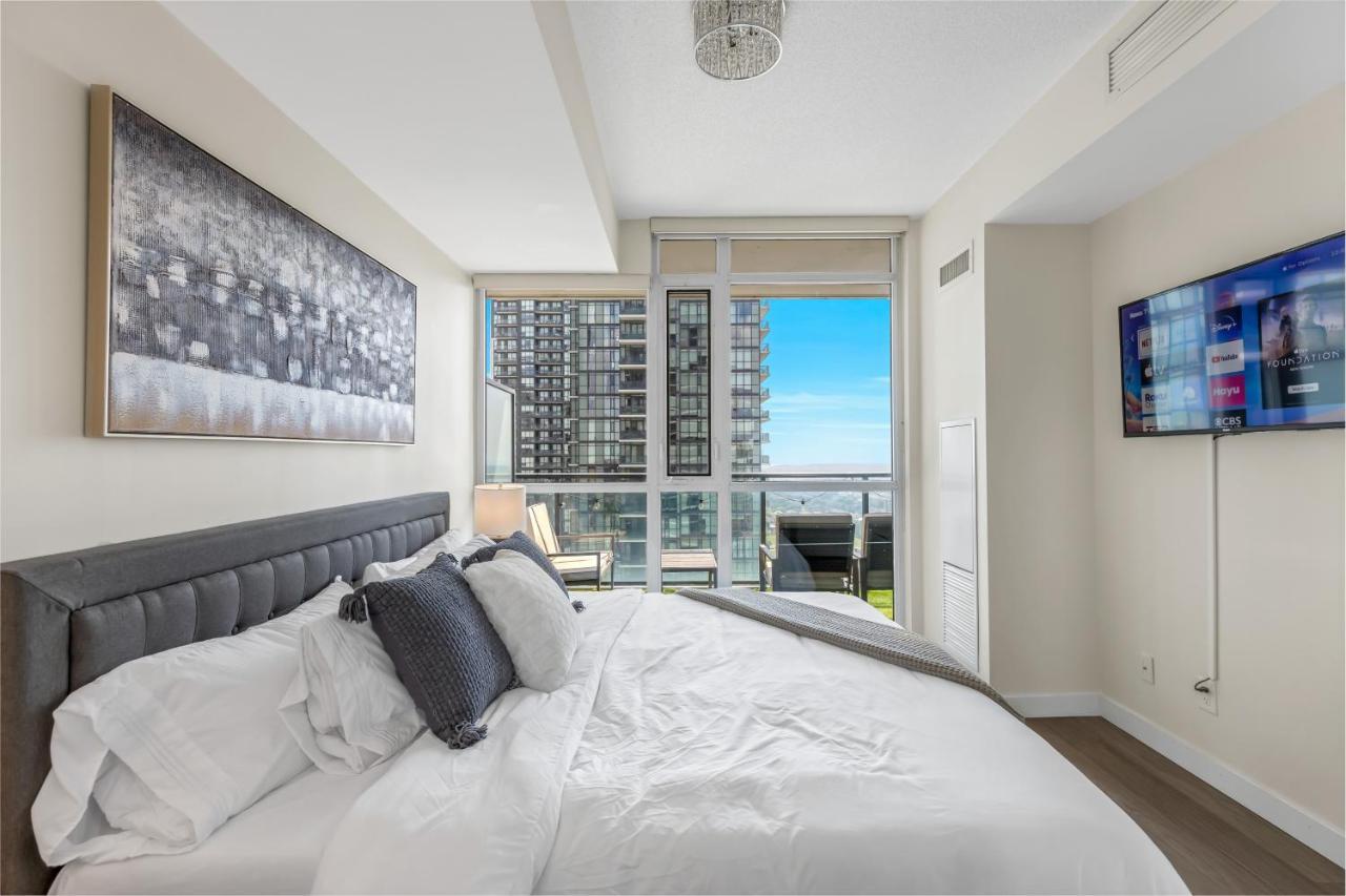 Ultra Luxurious 2.5 Bedroom 2 Full Bathroom 1 Parking Condo Near Sq1 Striking Views Mississauga Dış mekan fotoğraf