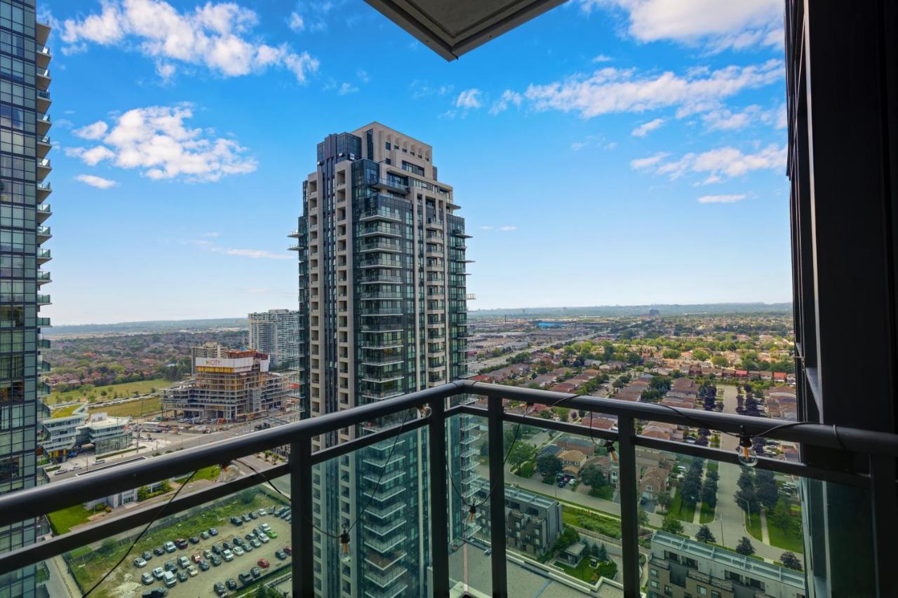 Ultra Luxurious 2.5 Bedroom 2 Full Bathroom 1 Parking Condo Near Sq1 Striking Views Mississauga Dış mekan fotoğraf